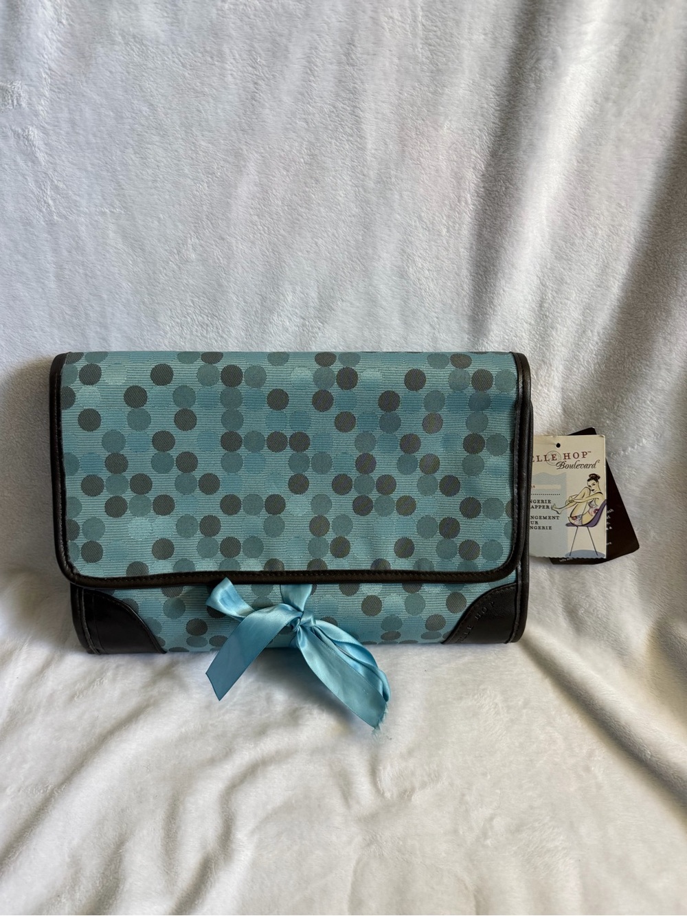 ELLE HOP Boulevard lingerie Wrapper with Blue Ribbon